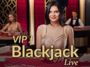 迪亚斯为皇马出战150场比赛，弗洛伦蒂诺向他颁发纪念球衣